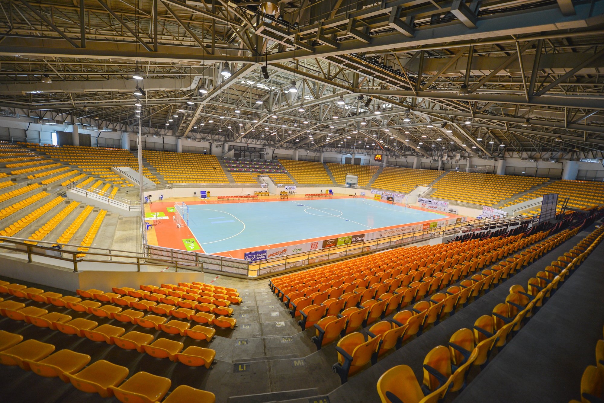 อาคาร 5,000 ที่นั้ง(ชาติชายฮอล์)